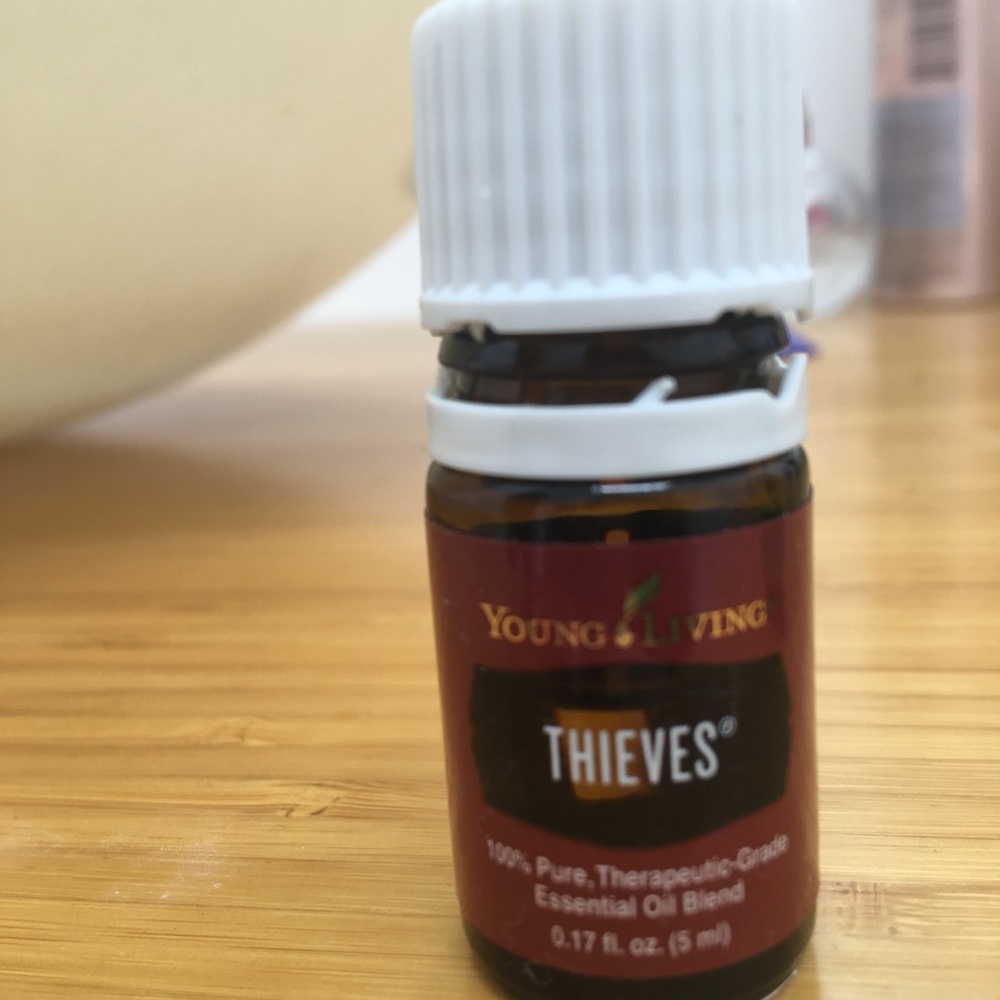 THIEVES YL ESSENTIAL OIL